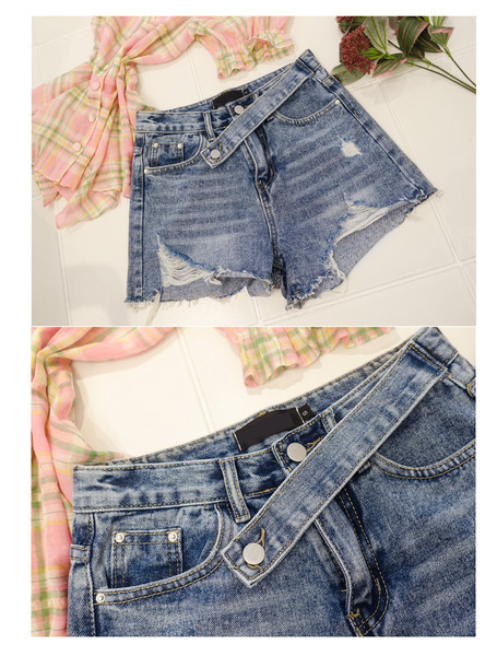 Blugi scurti de dama actuali cu motive rupte in albastru