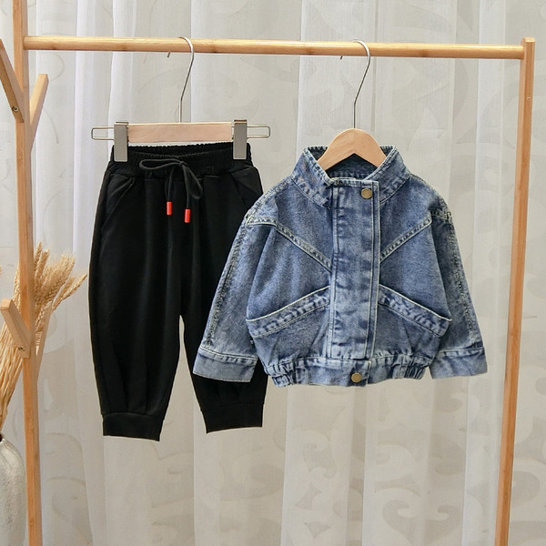 Geaca de blugi pentru copii model nou in albastru pentru baieti