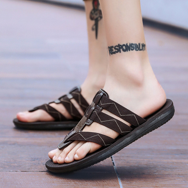 Papuci moderni pentru bărbați în negru și maro