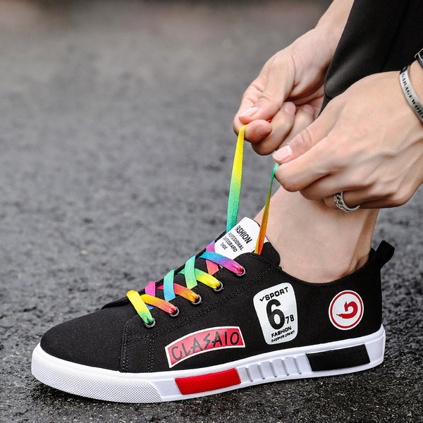 Adidași moderni pentru bărbați în trei culori cu inscripții