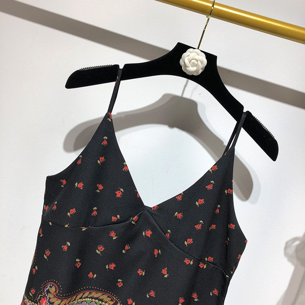 Maieu de damă cu bretele subțiri și franjuri