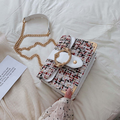 Geanta de dama moderna cu elemente metalice in patru culori