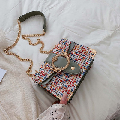 Geanta de dama moderna cu elemente metalice in patru culori