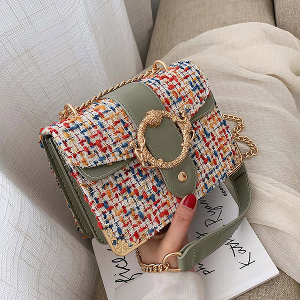 Geanta de dama moderna cu elemente metalice in patru culori