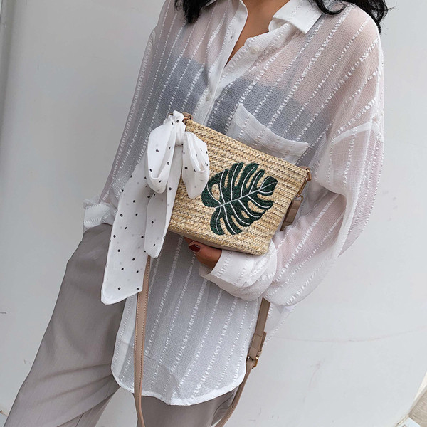 Geanta de dama de vara cu broderie si maner lung in doua culori