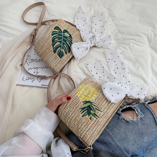 Geanta de dama de vara cu broderie si maner lung in doua culori