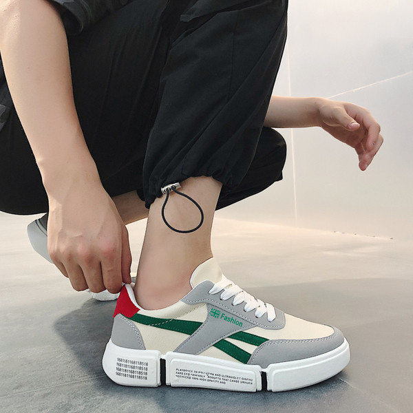 Adidași moderni pentru bărbați în trei culori cu inscripții