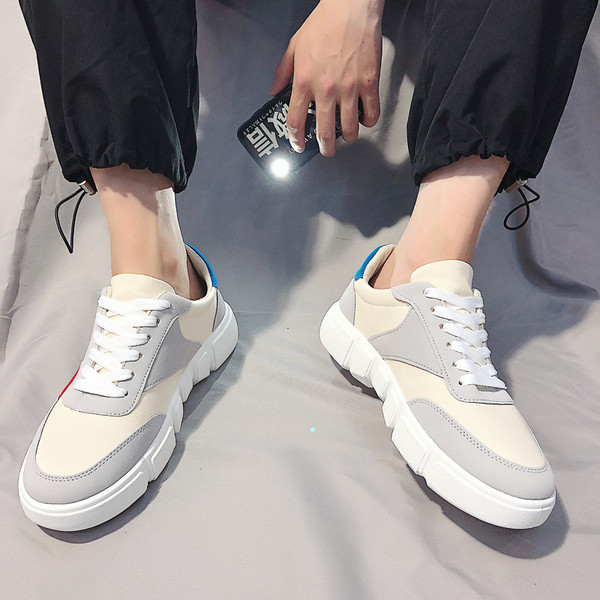 Adidași moderni pentru bărbați în trei culori cu inscripții