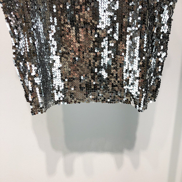 Maieu de dama de culoare argintie cu paiete si bretele late