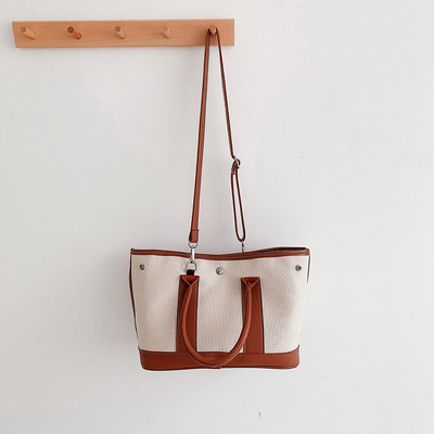 Geanta casual de dama in negru, maro si alb