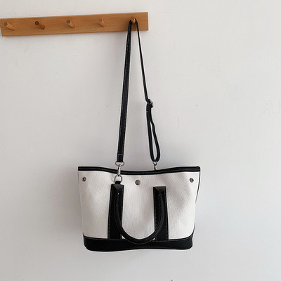 Geanta casual de dama in negru, maro si alb