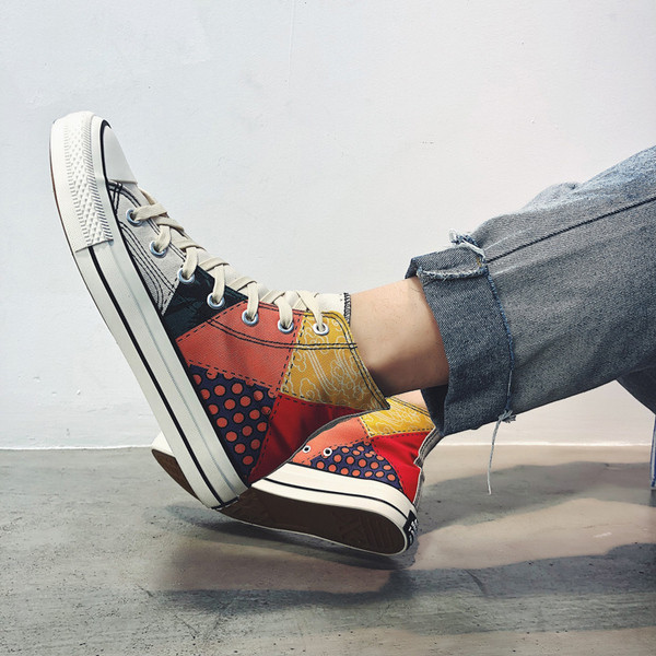 Model nou de adidasi pentru barbati in doua culori cu talpa plata