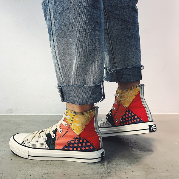 Model nou de adidasi pentru barbati in doua culori cu talpa plata