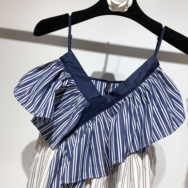 Maieu de damă în dungi cu bretele subțiri