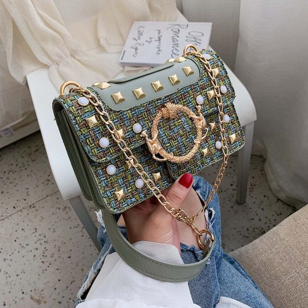 Geanta de dama la zi cu elemente metalice in mai multe culori