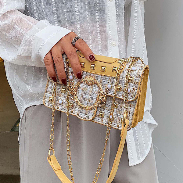 Geanta de dama la zi cu elemente metalice in mai multe culori