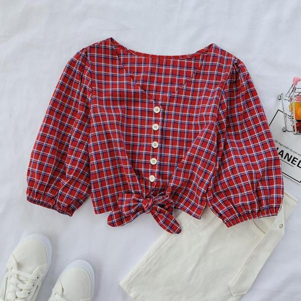 Cămașă scurtă în carouri de damă cu decolteu în V