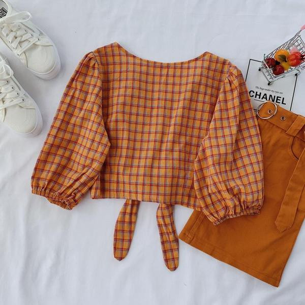 Cămașă scurtă în carouri de damă cu decolteu în V