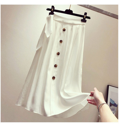 Fusta de dama decupata cu nasturi in trei culori