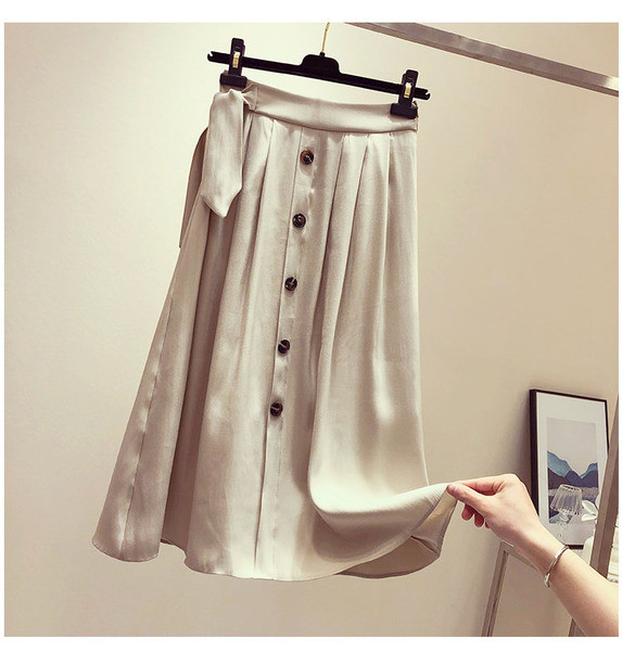 Fusta de dama decupata cu nasturi in trei culori