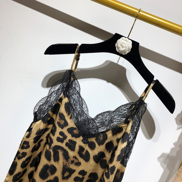 Maieu elegant de damă cu bretele subțiri, dantelă și imprimeu animal