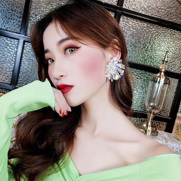 Cercei moderni de dama cu paiete