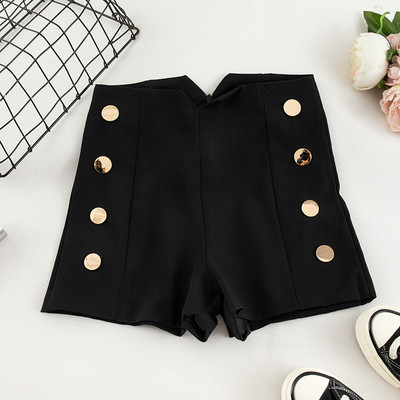 Pantaloni scurți moderni de damă cu nasturi în alb-negru