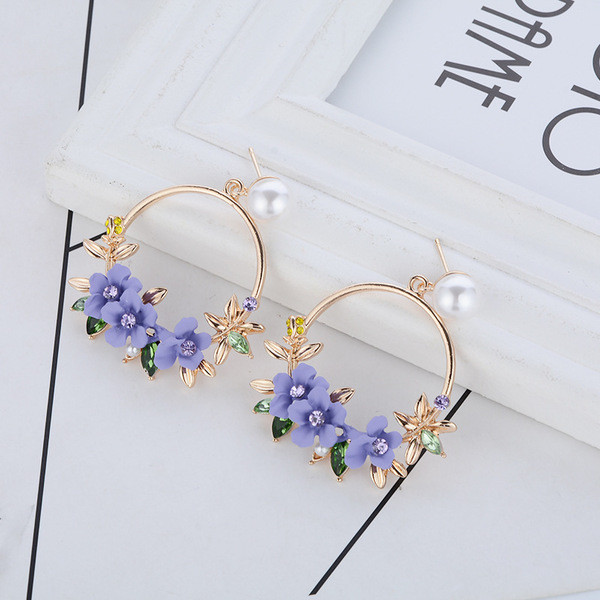 Model nou de cercei dama in doua culori cu perle