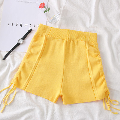 Pantaloni scurți eleganti de damă în galben și roz