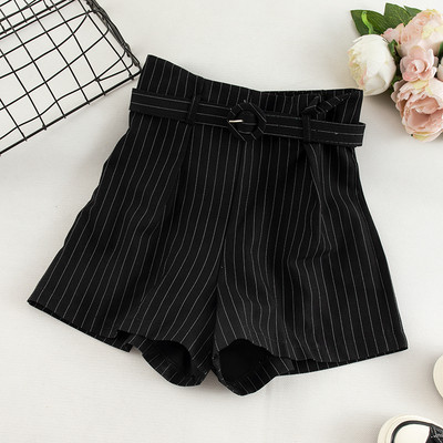 Pantaloni scurti eleganti de dama cu talie inalta si curea in mai multe culori