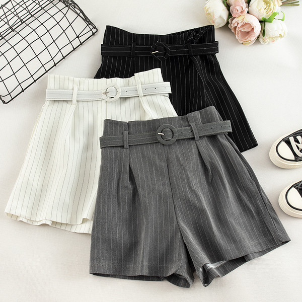 Pantaloni scurti eleganti de dama cu talie inalta si curea in mai multe culori