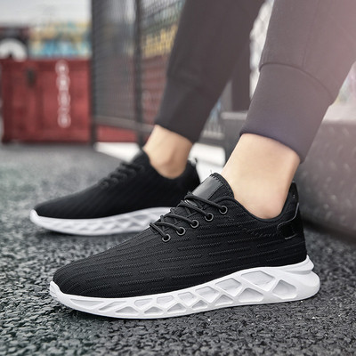 Tenisi actuali pentru barbati - in trei culori cu sireturi