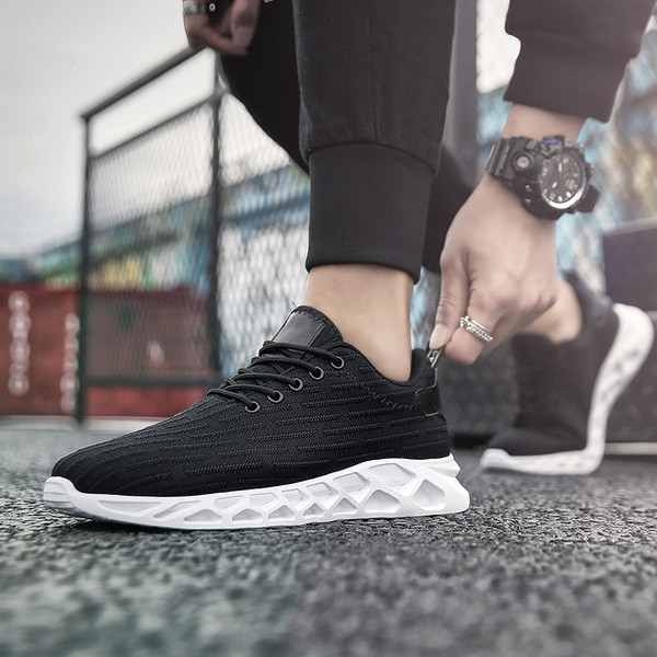 Tenisi actuali pentru barbati - in trei culori cu sireturi