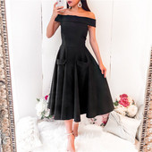 Rochie elegantă de damă cu umerii goi, în negru și albastru