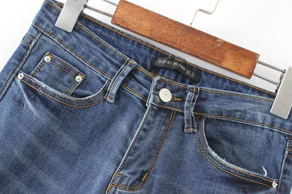 Blugi moderni de dama in albastru si broderii