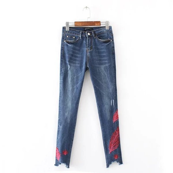 Blugi moderni de dama in albastru si broderii