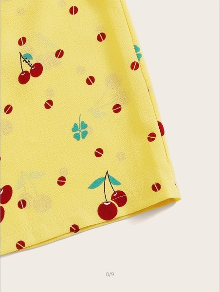 Κομψό και μοντέρνο γυναικείο σετ  με κίτρινη εφαρμογή