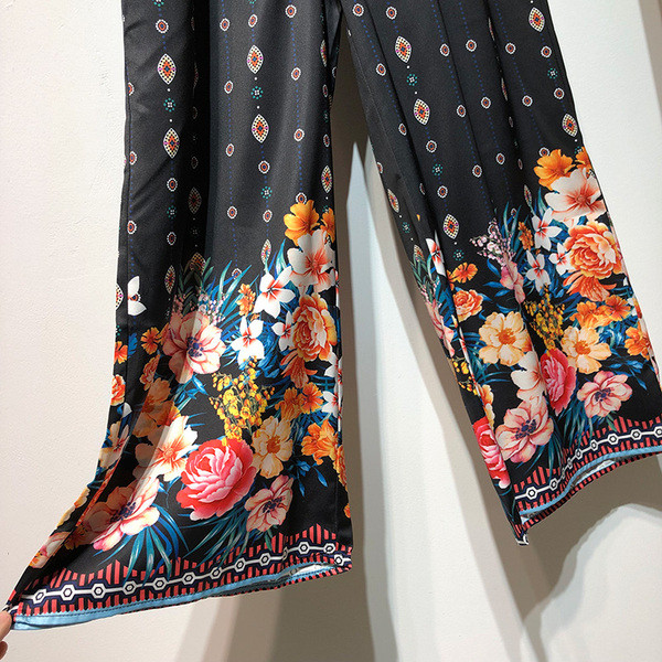 Pantaloni moderni de dama de culoare neagra cu model floral