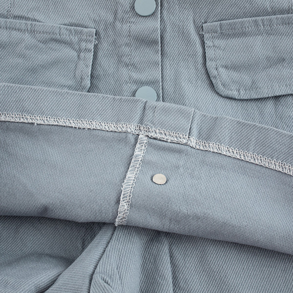 Pantaloni scurti de dama la moda cu talie inalta si nasturi in mai multe culori