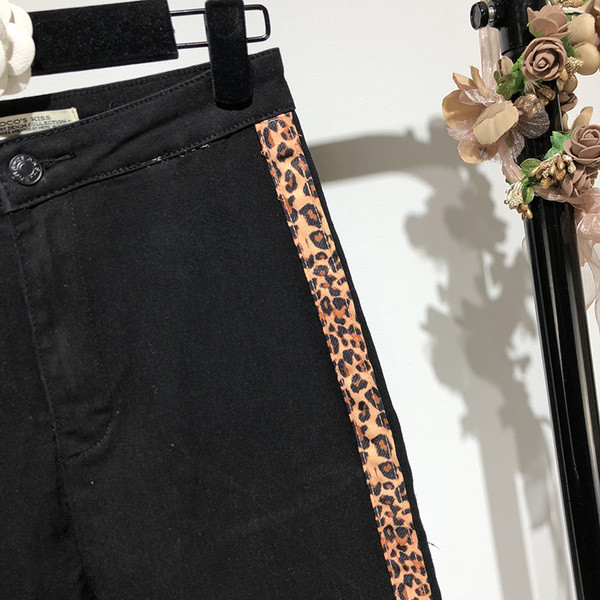 Blugi de dama model slim de culoare neagra cu margine animal print