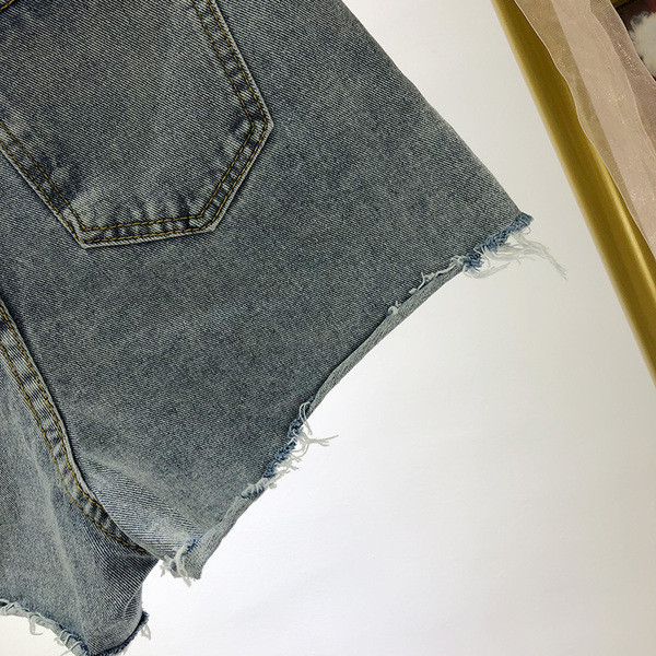 Blugi scurti de dama cu perle in buzunare