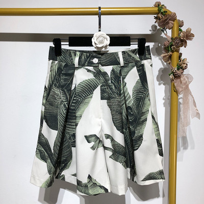 Дамски къси панталони с флорален десен