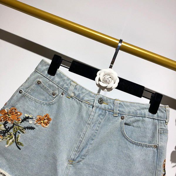 Blugi scurti de dama cu broderie si motiv rupt in albastru