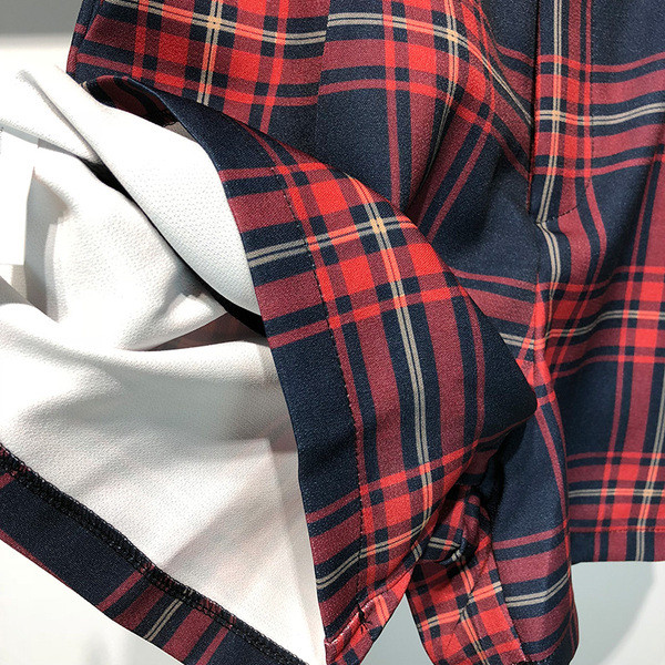 Pantaloni scurti de dama in carouri cu centura si buzunare