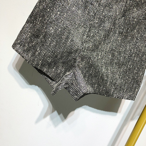 Pantaloni scurți de damă cu efect strălucitor