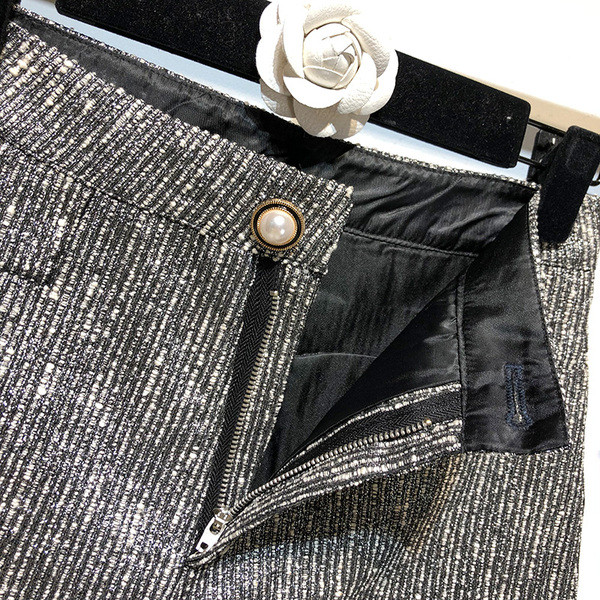 Pantaloni scurți de damă cu efect strălucitor