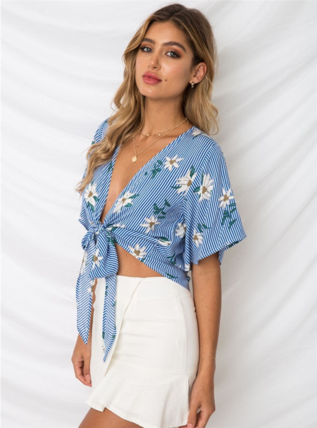Bluza scurta dama in dungi cu model floral