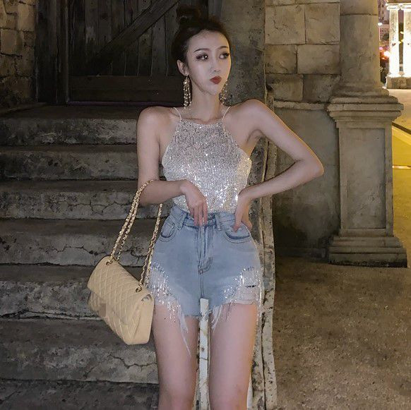 Blugi scurti de dama actuali cu paiete