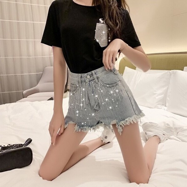 Blugi scurti moderni de dama cu motive rupte