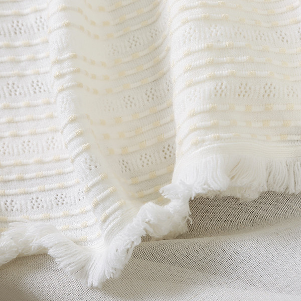 Rochie de dama cu maneci scurte si nasturi alb-negru